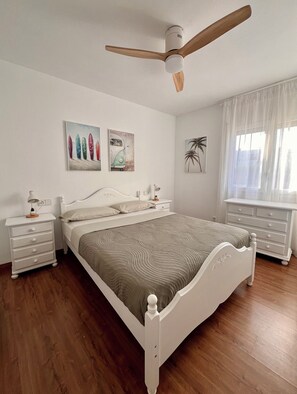 3 soverom, strykejern/-brett, wi-fi og sengetøy