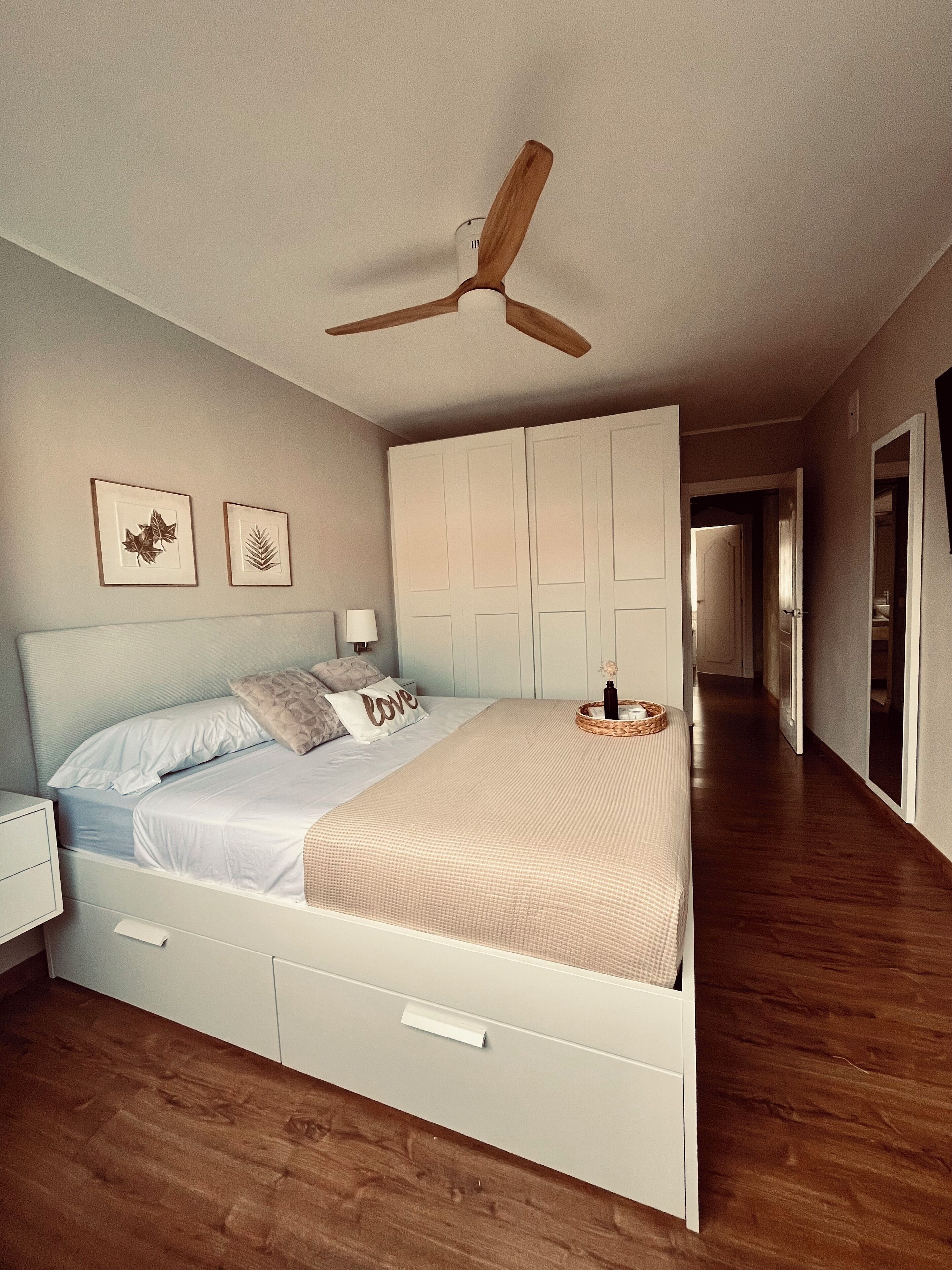 3 dormitorios, tabla de planchar con plancha, wifi y ropa de cama