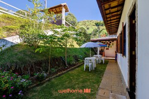 Outdoor dining - Casa em Teresópolis com Piscina e Lazer (Teresópolis)