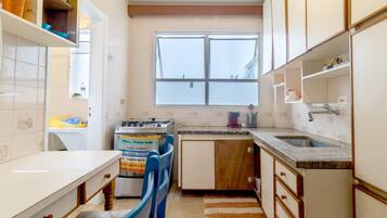 Micro-ondas, fogão, cooktop, lava-louças