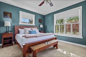 6 bedrooms, iron/ironing board, travel cot, WiFi - Juniper Presents: Saugatuck Escape - Games, Hot Tub & Family Fun (Saugatuck)