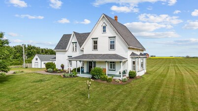 Explore Anne's Land at Montgomery Inn at Ingleside