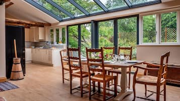 Cottage | Tempat makan