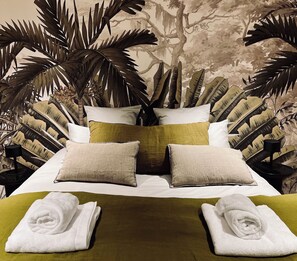 8 quartos, ferros/tábuas de passar roupa, berço de viagem