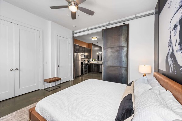 1 habitación, tabla de planchar con plancha, wifi y ropa de cama 