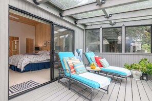 3 bedrooms, desk, iron/ironing board, WiFi - Cozy Sea Ranch Family Home with Hot Tub (Sea Ranch)