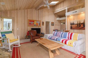 TV, fireplace, offices - Cozy Sea Ranch Family Home with Hot Tub (Sea Ranch)