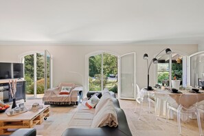 Living area - Mas de Peyrol, close to Collobrières 11X4 swimming pool with 4000m² garden (COLLOBRIERES)