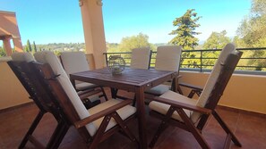 Outdoor dining - Villa Yakinthi (CORFU)