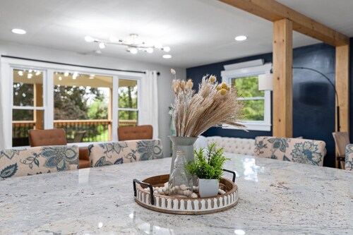 3-bedroom cottage with private dock on Cayuga lake