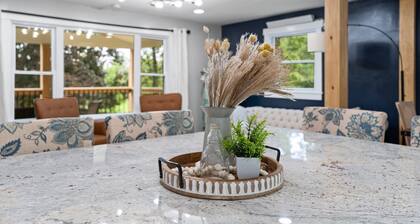 3-bedroom cottage with private dock on Cayuga lake