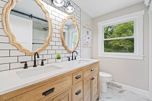 Bruser, hårtørrer, Sæbe