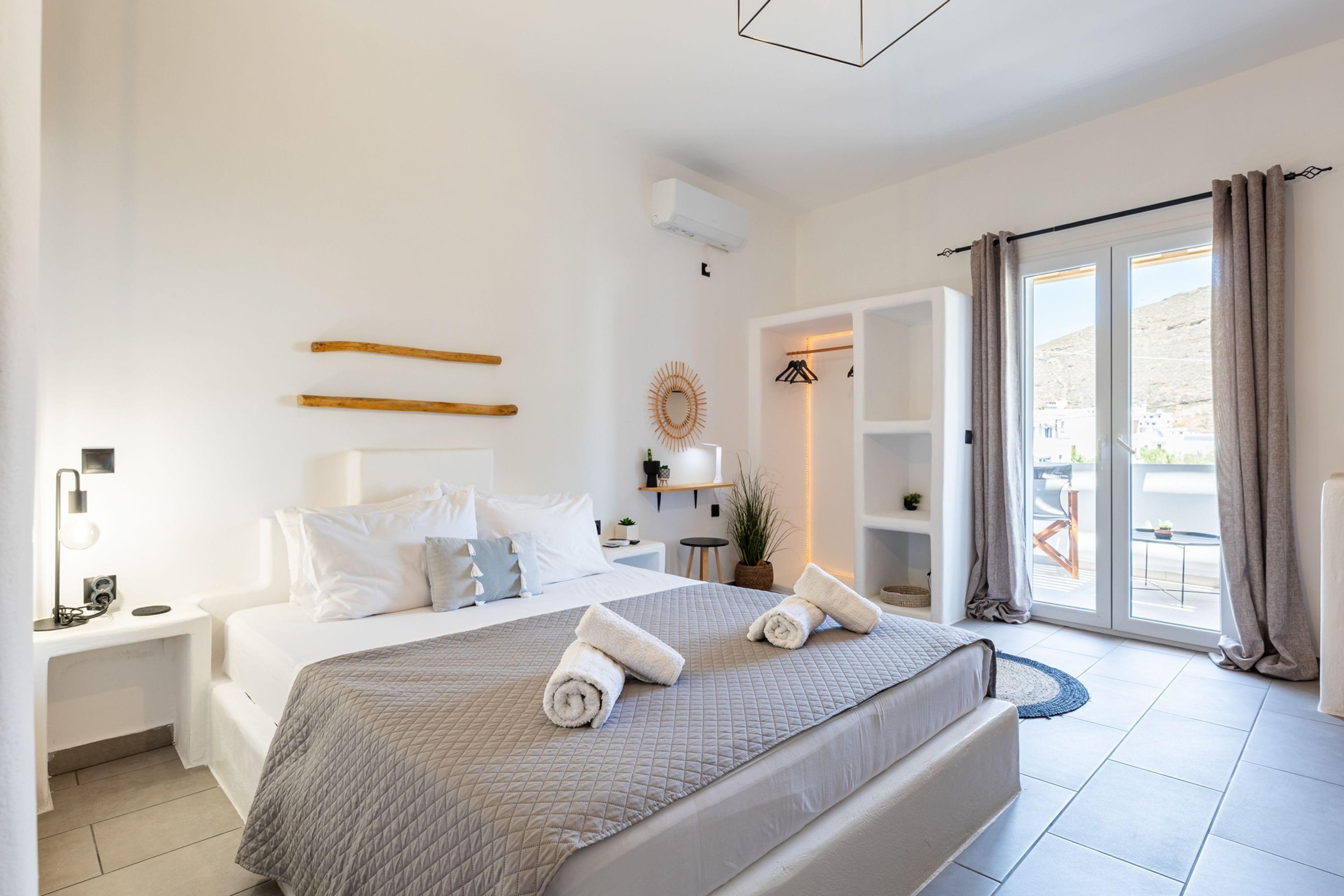 Studio, Smoking | 2 bedrooms