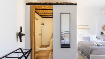 Studio, Smoking | 2 bedrooms