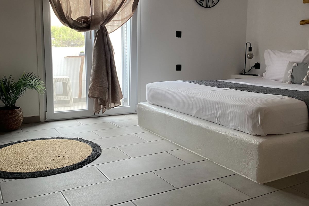 Studio, fumeurs | 2 chambres