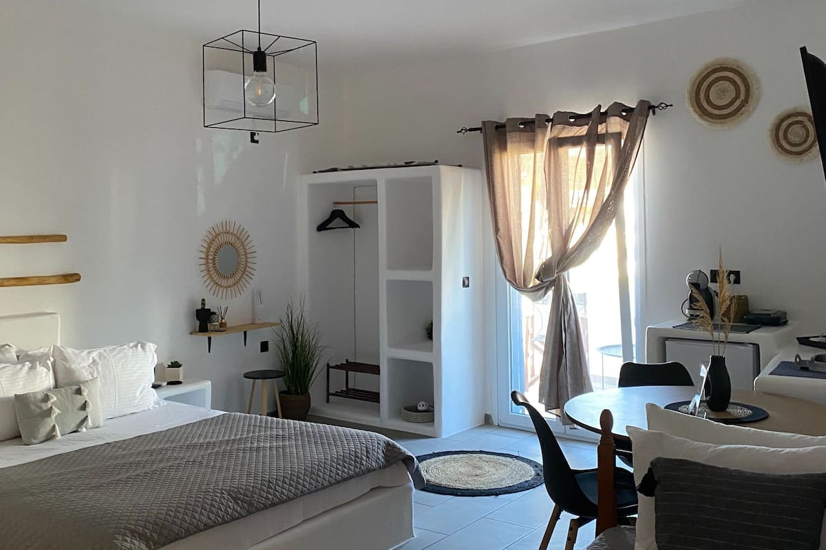 Studio, fumeurs | 2 chambres