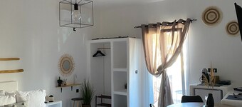 Thiramna Apts, Kythnos