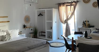 Thiramna Apts, Kythnos