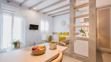 Studio | 3 bedrooms, desk, soundproofing