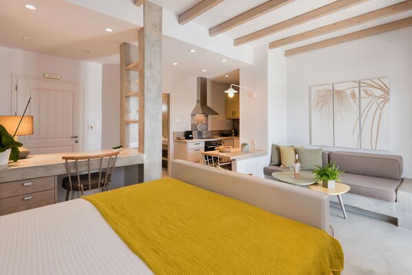 Studio | 3 bedrooms, desk, soundproofing - Michael Zeppos Studios, Naousa (Paros)