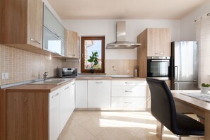 Fridge, microwave, oven, dishwasher