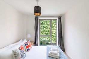 1 chambre, fer et planche à repasser, accès Internet, draps fournis