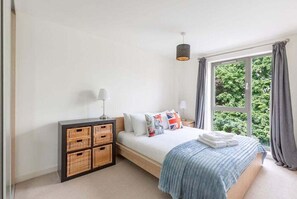 1 habitación, tabla de planchar con plancha, internet y ropa de cama 