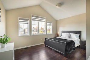 4 chambres, bureau, fer et planche à repasser, Wi-Fi gratuit