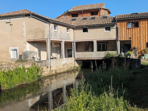 Maison au bord de l'eau – Nature, détente & famille