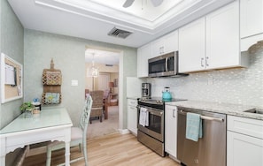 Private kitchen - Island Reef 703 (Fort Myers Beach)