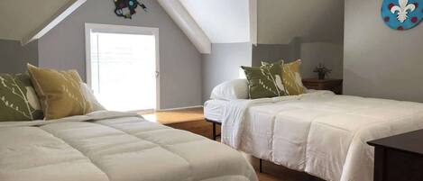 4 室のベッドルーム、アイロン / アイロン台、WiFi、ベッドシーツ