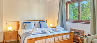 Villa Corelli - Parking and Exclusive garden