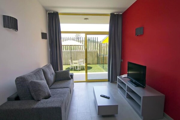 Apartment In Costa Dorada Near The Beach - La Pineda