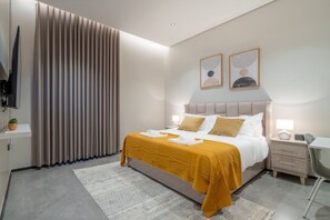 1 bedroom, desk, free WiFi, bed sheets
