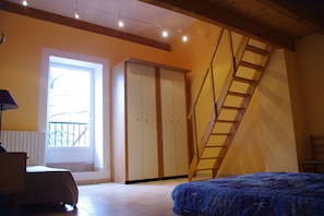 6 bedrooms, iron/ironing board, internet - Large detached house with swimming pool, quiet, exceptional site, natural (Bédarieux)