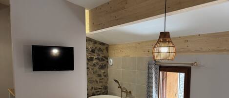 2 多间卧室、熨斗/熨衣板、免费 WiFi、床单