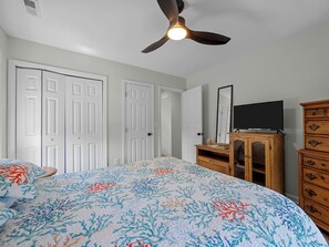 3 bedrooms, iron/ironing board, WiFi, bed sheets