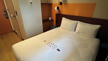Classic Double Room | Soundproofing, free WiFi, bed sheets