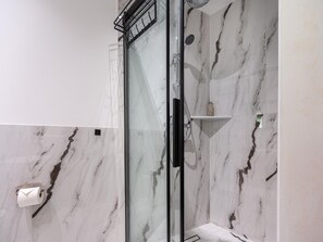 Apartment | Badezimmer