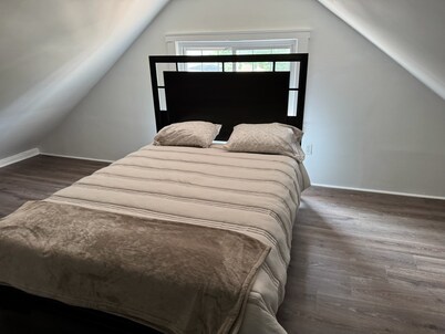 Lovely 3-bedroom house in Roselle NJ with AC, WiFi. Enjoy your stay