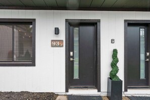 Exterior detail - Chic City Retreat 93J For 2! (Columbus)