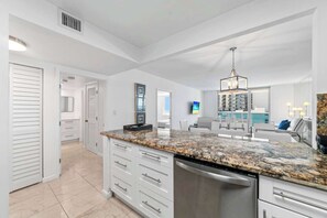 Interior - Oasis on the Beach - Beachfront condo with resort amenities (Miami Beach)