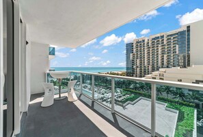 Property grounds - Oasis on the Beach - Beachfront condo! (Miami Beach)