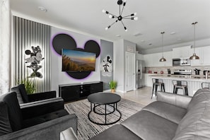 House | 5 bedrooms - Fantasy Themed Fun With Pool Resort Access (Davenport)