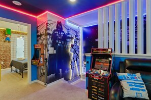 House | 5 bedrooms - Fantasy Themed Fun With Pool Resort Access (Davenport)