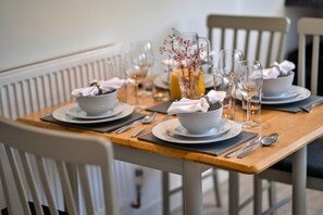 Cottage | Dining