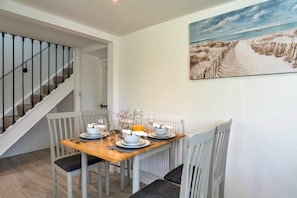 Cottage | Dining - Cottage in Cornwall With Panoramic Views (Redruth)