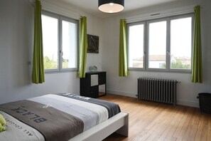 5 slaapkamers, een strijkplank/strijkijzer, gratis wifi