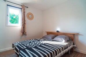 1 Schlafzimmer, Bügeleisen/Bügelbrett