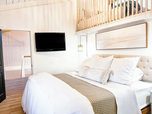 1 bedroom, iron/ironing board, travel cot, WiFi -  Spacious & Luxurious 1-bedroom Ocean View Guesthouse in La Jolla (San Diego)